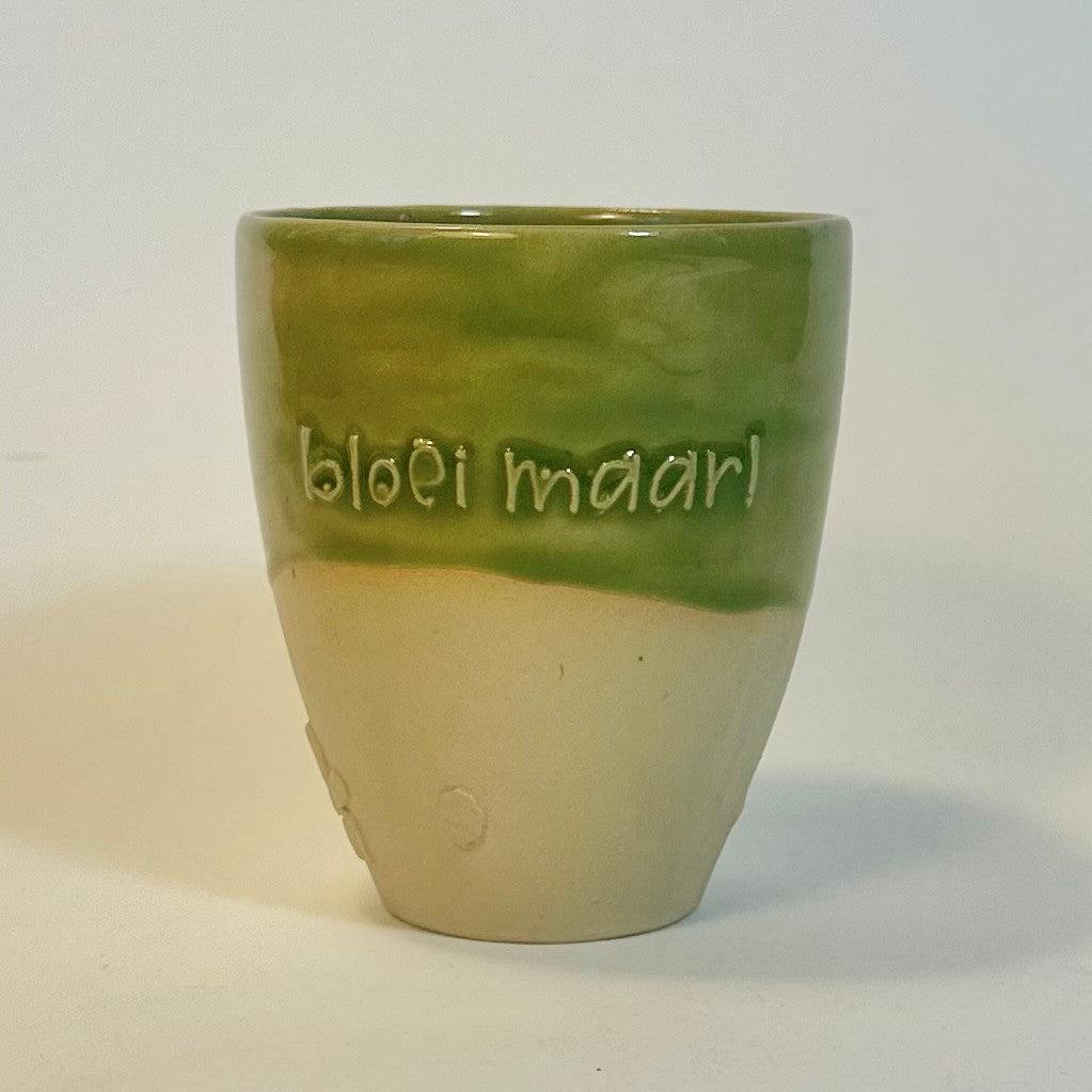 bloei maar mok olijfgroen