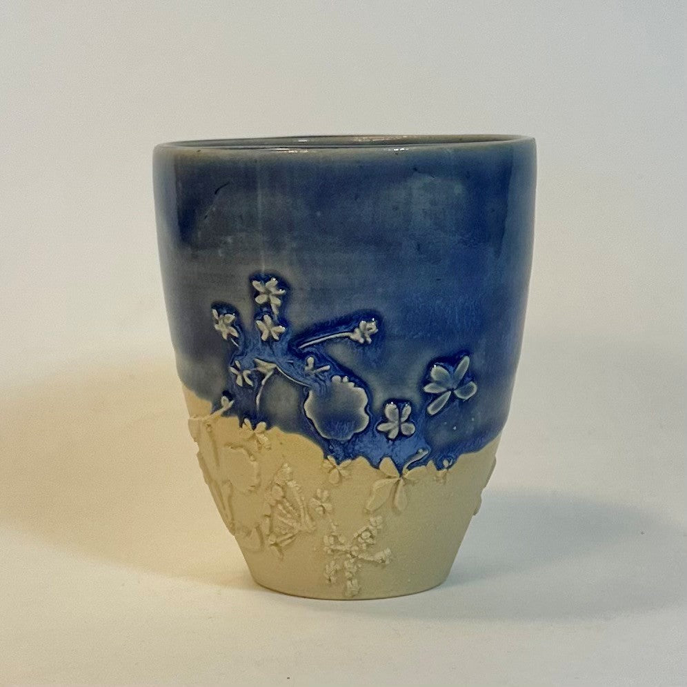 bloei maar mok donkerblauw