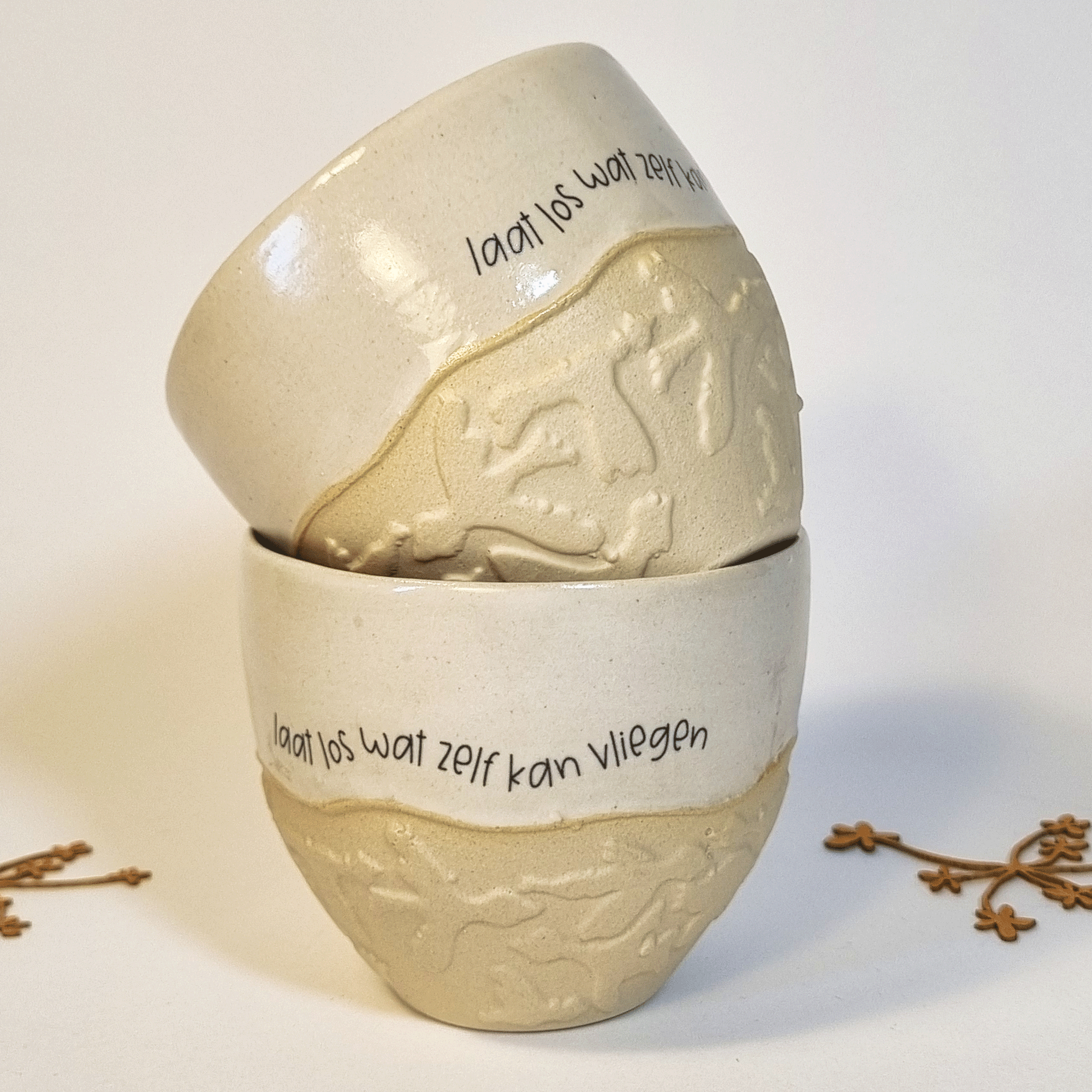 zonnige mok laat los wat zelf kan vliegen