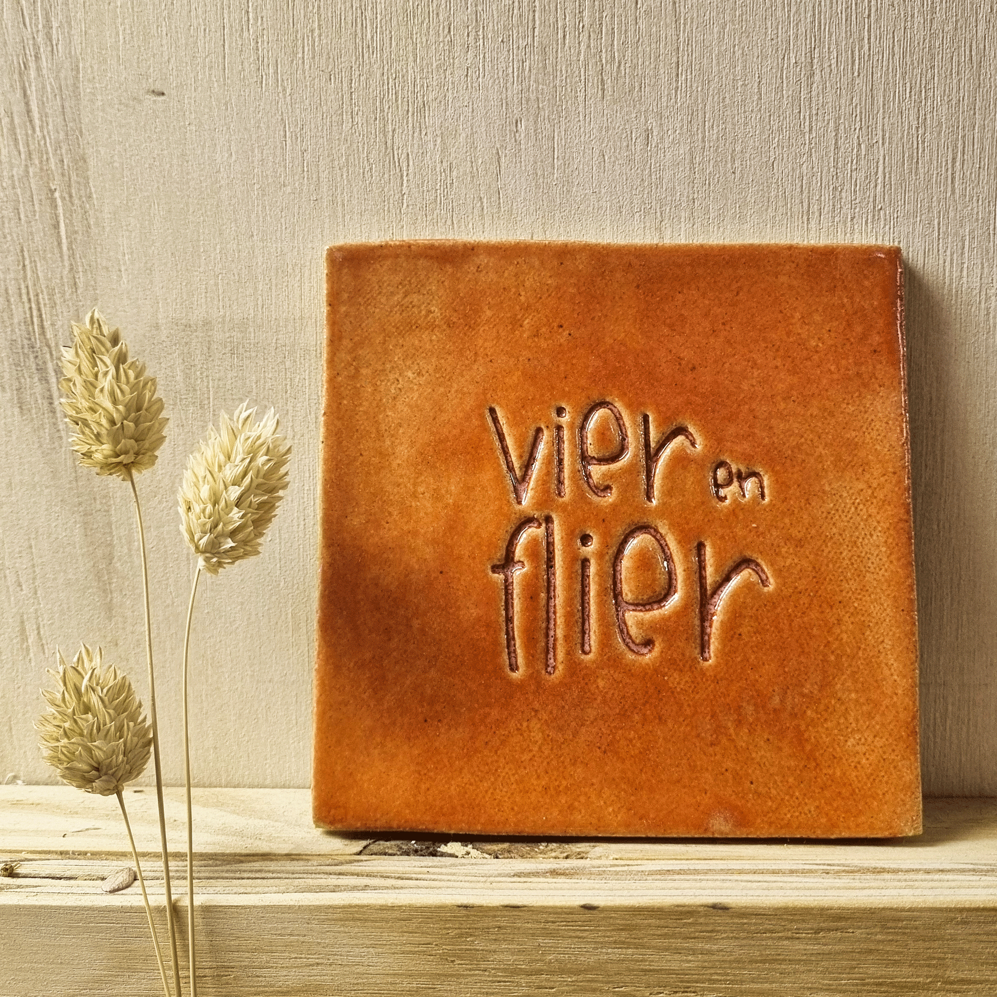 mooiewoordentegel vier en flier oranjerood