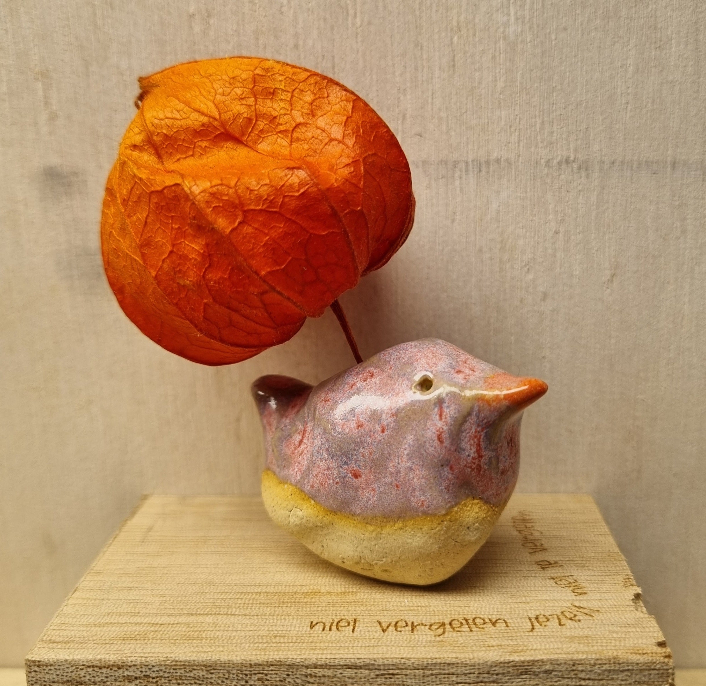 blokje met tekst voor een miniatureluurtje OP RESERVERING